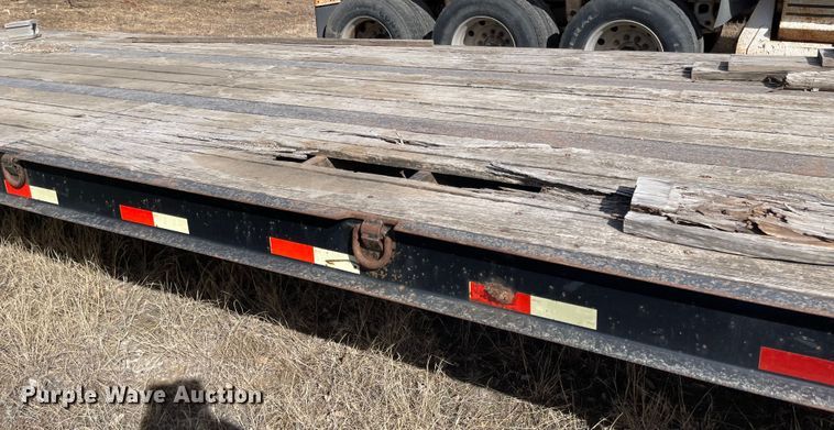 image for item IJ9694 2007 Kaufman  drop deck equipment trailer