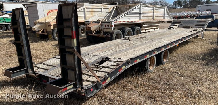 image for item IJ9694 2007 Kaufman  drop deck equipment trailer