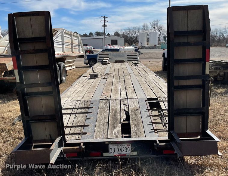 image for item IJ9694 2007 Kaufman  drop deck equipment trailer
