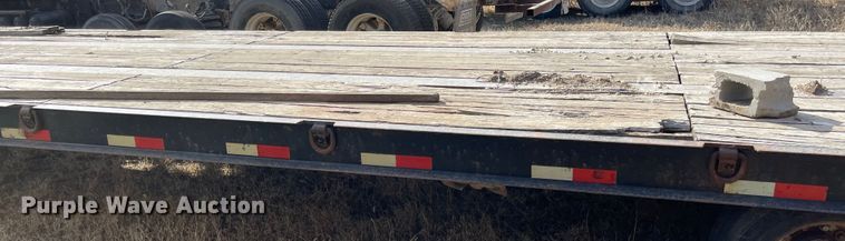 image for item IJ9694 2007 Kaufman  drop deck equipment trailer