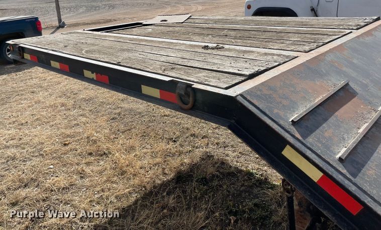 image for item IJ9694 2007 Kaufman  drop deck equipment trailer