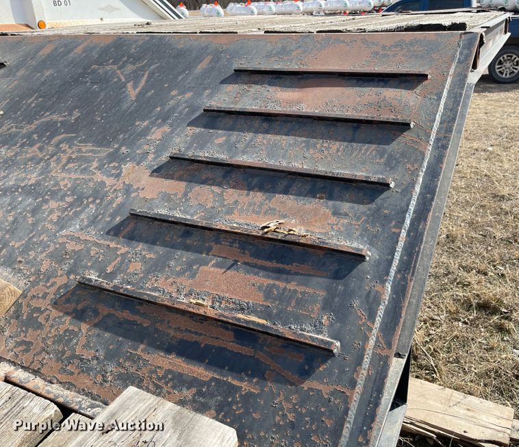 image for item IJ9694 2007 Kaufman  drop deck equipment trailer