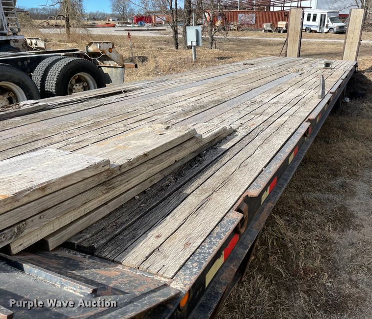 image for item IJ9694 2007 Kaufman  drop deck equipment trailer