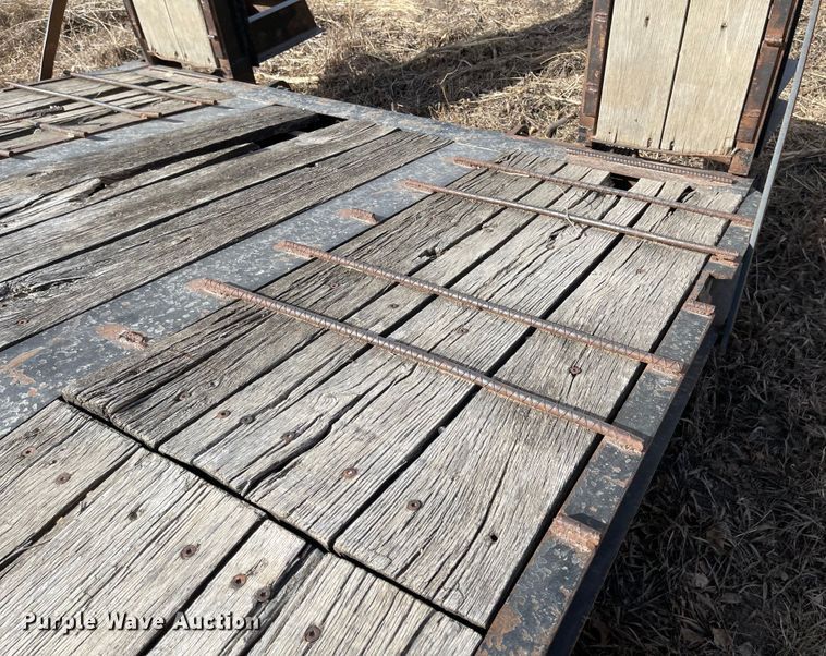 image for item IJ9694 2007 Kaufman  drop deck equipment trailer