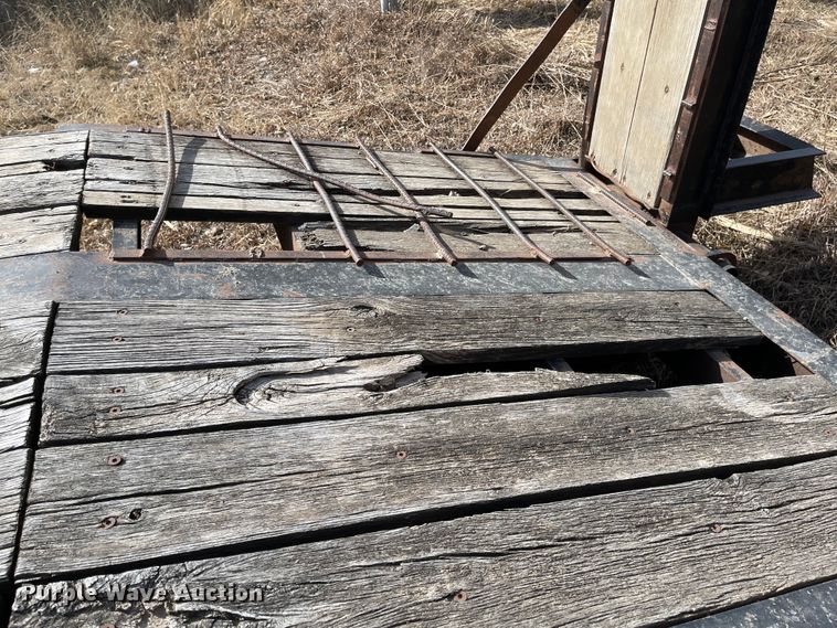 image for item IJ9694 2007 Kaufman  drop deck equipment trailer