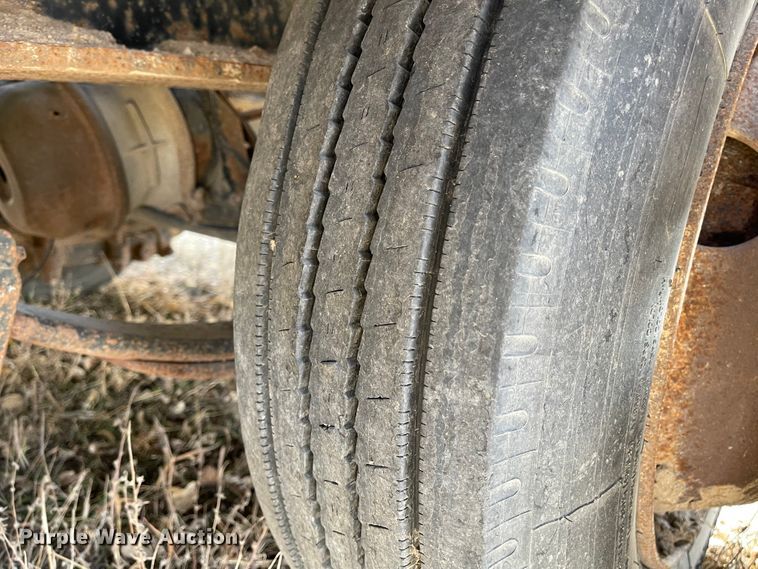 image for item IJ9694 2007 Kaufman  drop deck equipment trailer