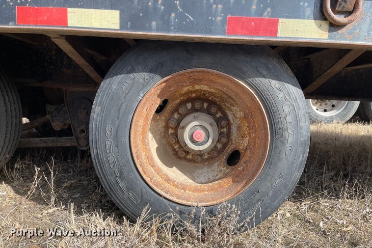 image for item IJ9694 2007 Kaufman  drop deck equipment trailer