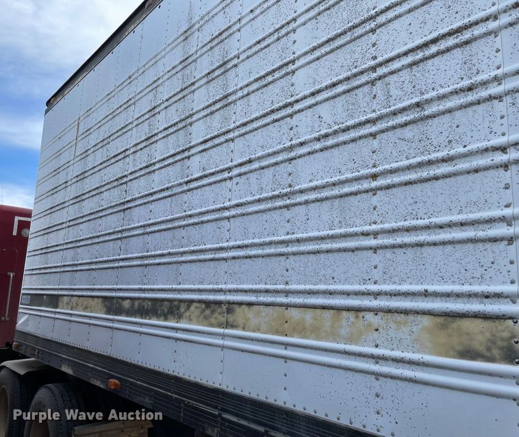 image for item IJ9697 1986 American A355  refrigerated van trailer