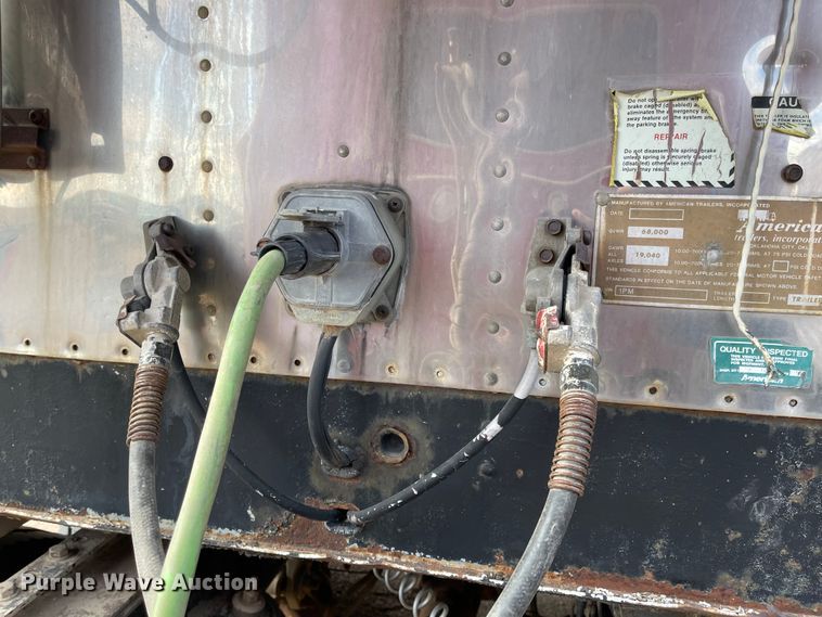 image for item IJ9697 1986 American A355  refrigerated van trailer