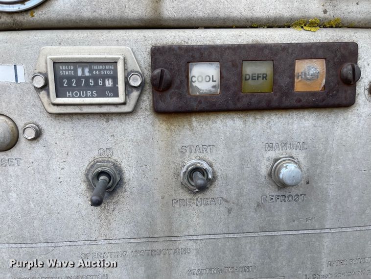 image for item IJ9697 1986 American A355  refrigerated van trailer