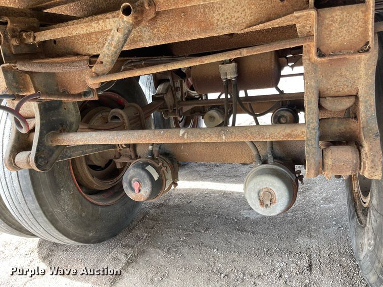 image for item IJ9697 1986 American A355  refrigerated van trailer