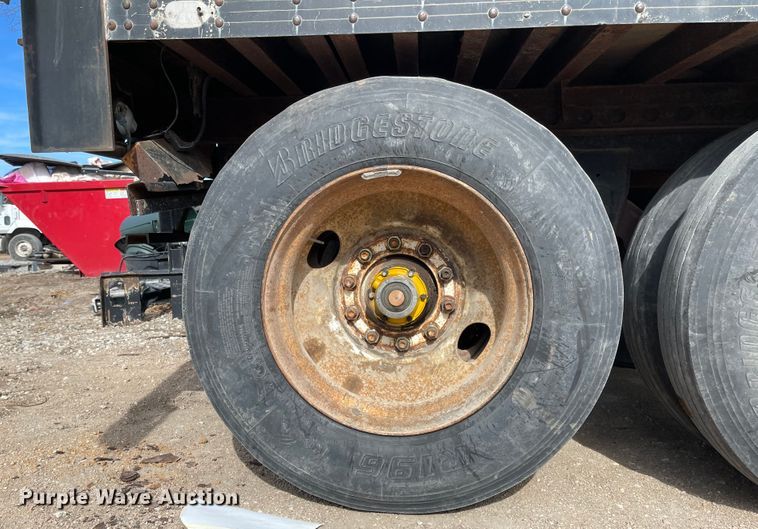 image for item IJ9697 1986 American A355  refrigerated van trailer