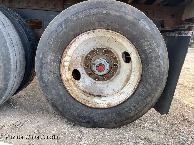 image for item IJ9697 1986 American A355  refrigerated van trailer