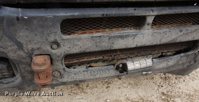 image for item IM9753 2005 Kenworth T600  semi truck