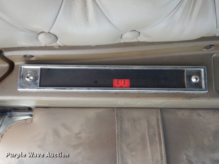 image for item IM9753 2005 Kenworth T600  semi truck