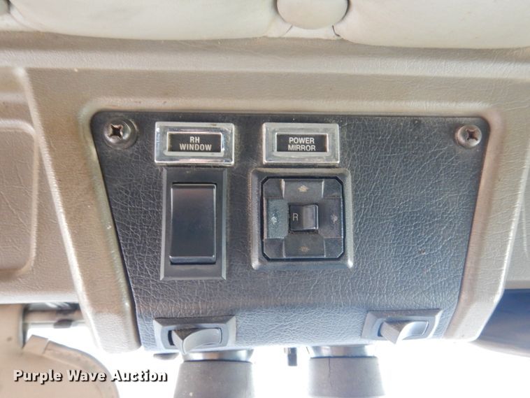 image for item IM9753 2005 Kenworth T600  semi truck