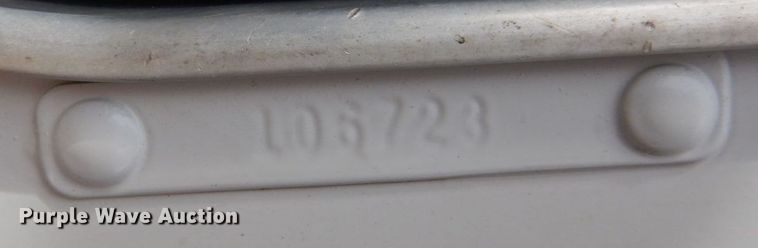 image for item IM9753 2005 Kenworth T600  semi truck