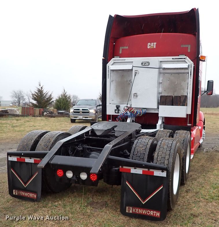 image for item IS9315 2014 Kenworth T660  semi truck