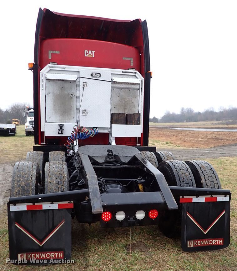 image for item IS9315 2014 Kenworth T660  semi truck