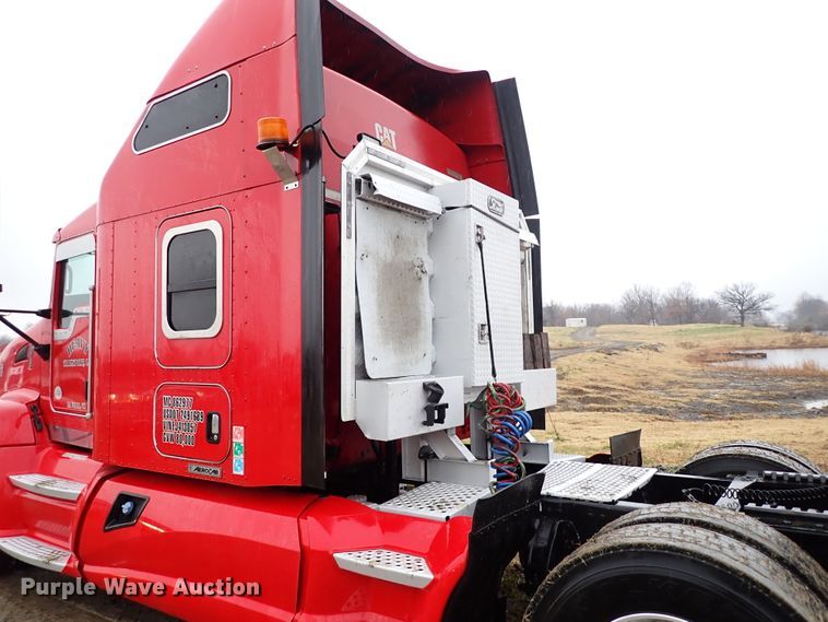 image for item IS9315 2014 Kenworth T660  semi truck
