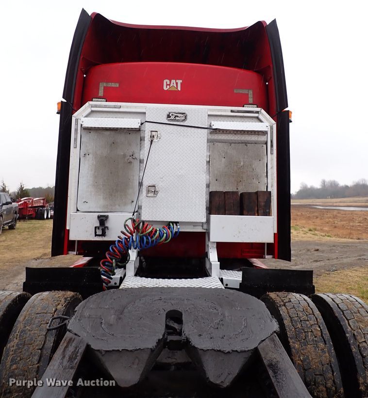 image for item IS9315 2014 Kenworth T660  semi truck