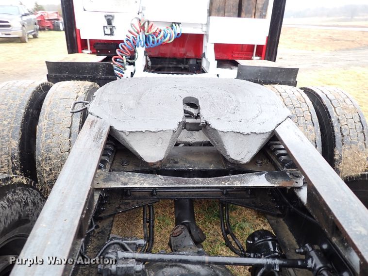 image for item IS9315 2014 Kenworth T660  semi truck