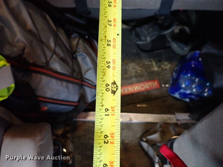 image for item IS9315 2014 Kenworth T660  semi truck