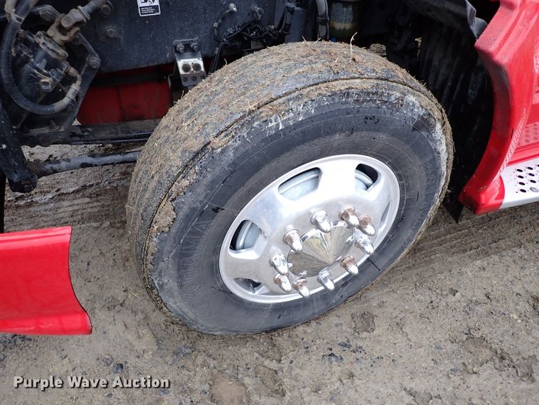 image for item IS9315 2014 Kenworth T660  semi truck