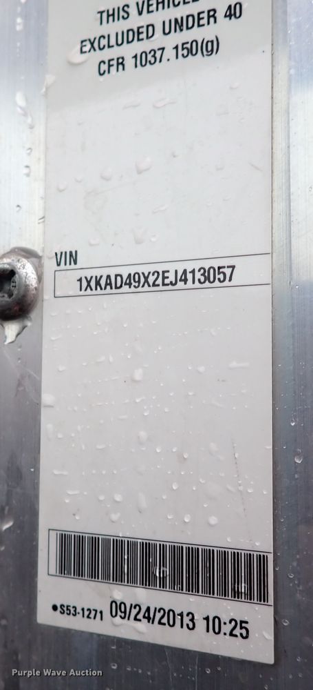 image for item IS9315 2014 Kenworth T660  semi truck