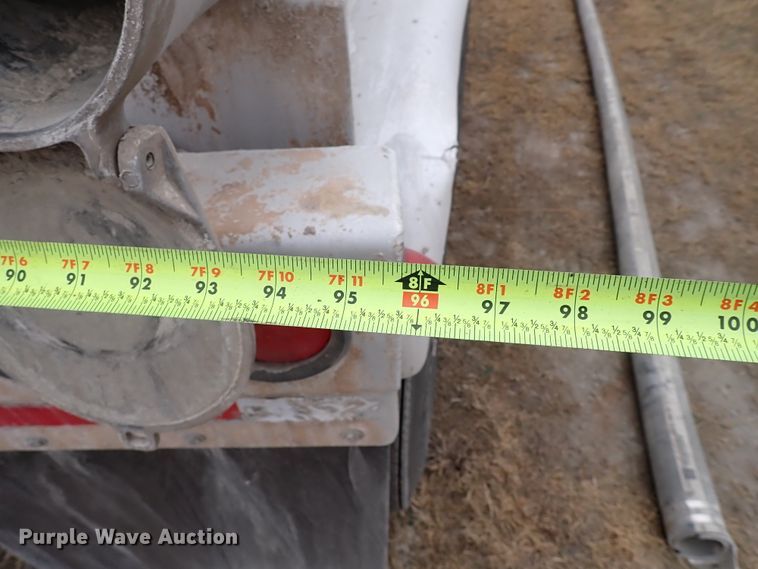 image for item IS9396 2001 Vantage UT  pneumatic dry bulk trailer