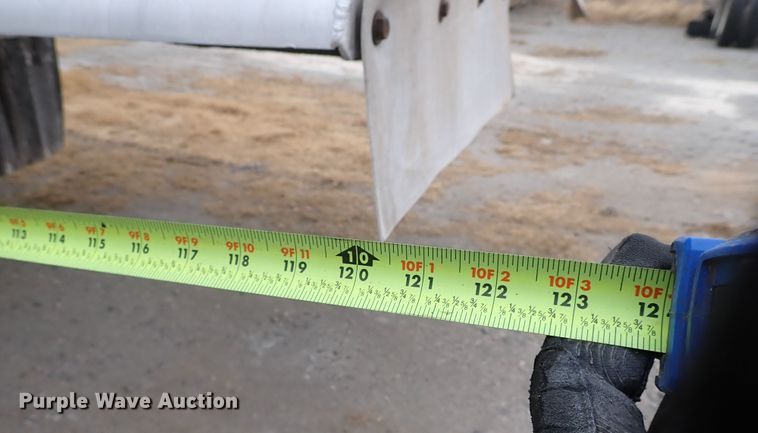 image for item IS9396 2001 Vantage UT  pneumatic dry bulk trailer