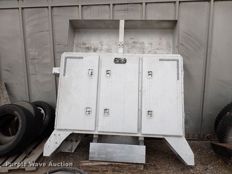 image for item IS9400 Semi truck headache rack