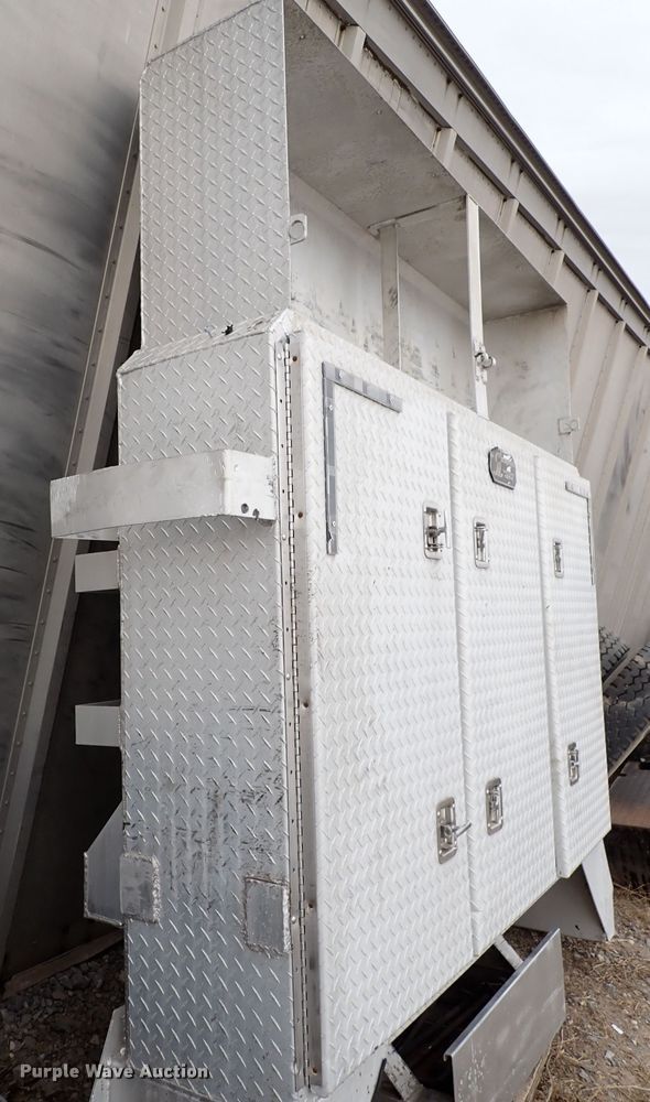 image for item IS9400 Semi truck headache rack