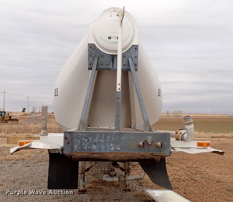 image for item IS9403 2009 Stephens  pneumatic dry bulk trailer