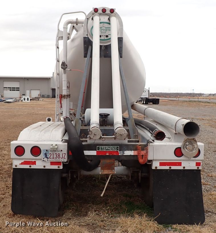 image for item IS9403 2009 Stephens  pneumatic dry bulk trailer