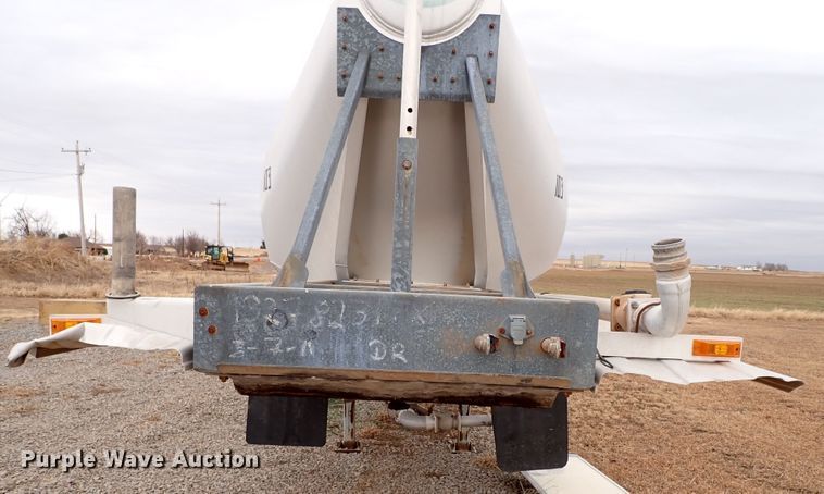 image for item IS9403 2009 Stephens  pneumatic dry bulk trailer