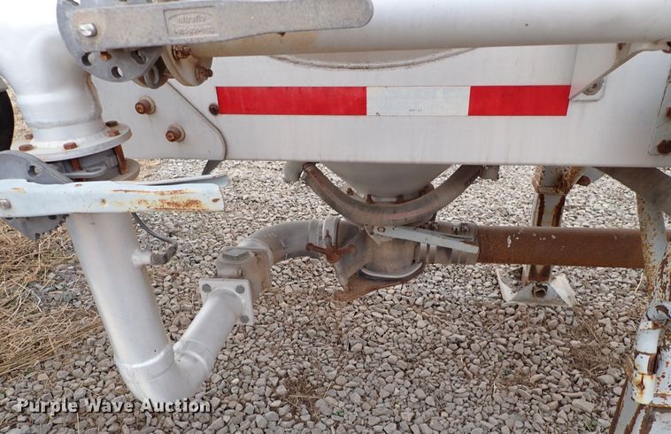 image for item IS9403 2009 Stephens  pneumatic dry bulk trailer