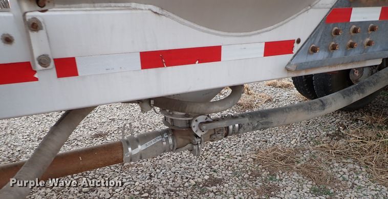 image for item IS9403 2009 Stephens  pneumatic dry bulk trailer