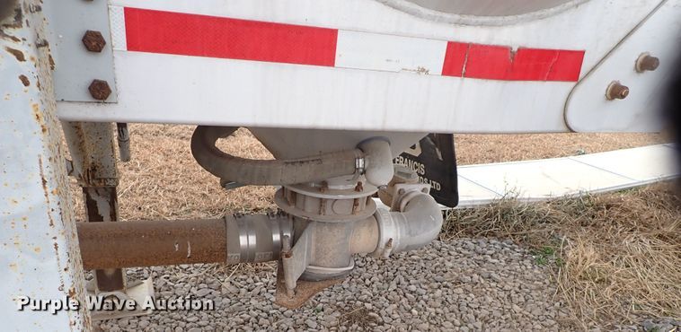 image for item IS9403 2009 Stephens  pneumatic dry bulk trailer