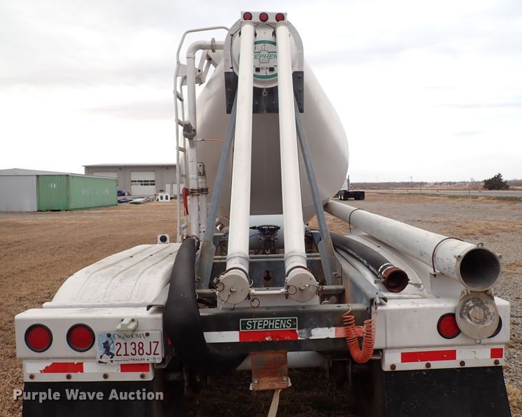 image for item IS9403 2009 Stephens  pneumatic dry bulk trailer