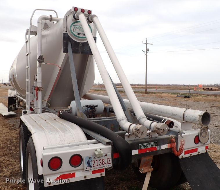image for item IS9403 2009 Stephens  pneumatic dry bulk trailer