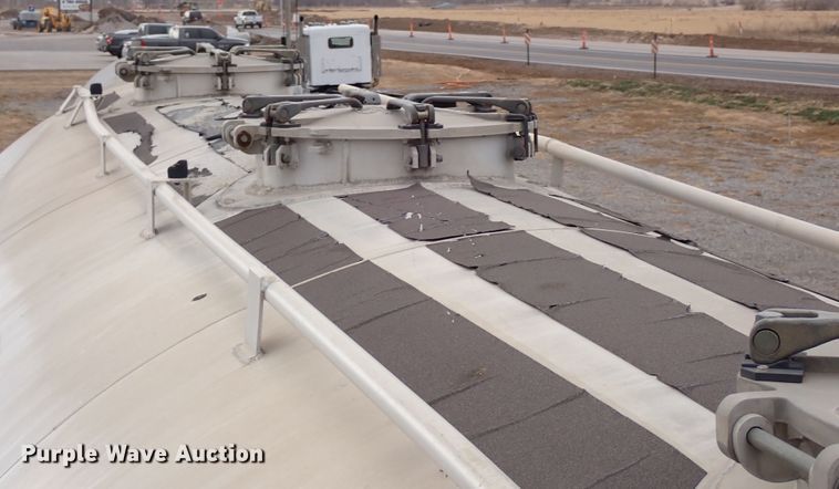 image for item IS9403 2009 Stephens  pneumatic dry bulk trailer