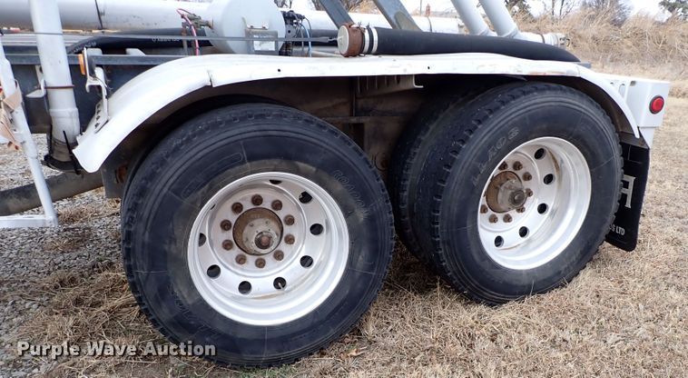 image for item IS9403 2009 Stephens  pneumatic dry bulk trailer