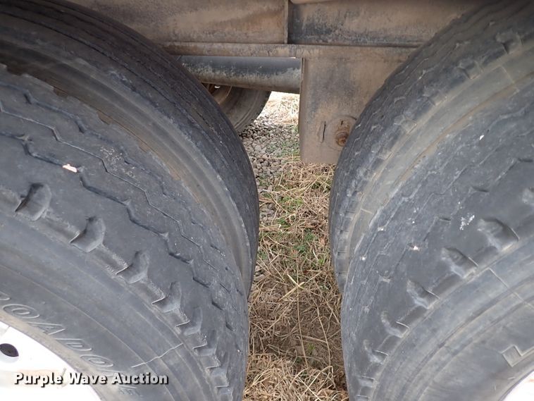 image for item IS9403 2009 Stephens  pneumatic dry bulk trailer