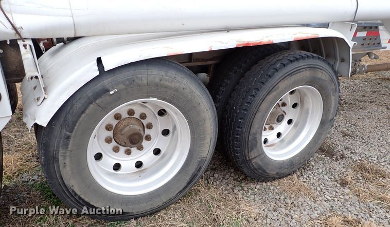 image for item IS9403 2009 Stephens  pneumatic dry bulk trailer