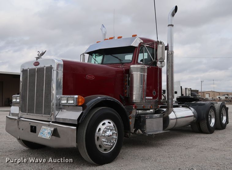 image for item IY9069 2004 Peterbilt 379  semi truck