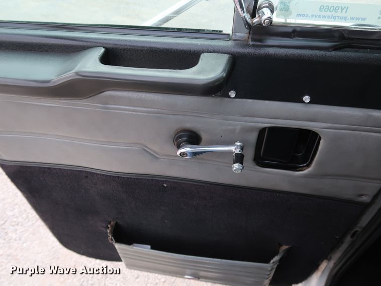 image for item IY9069 2004 Peterbilt 379  semi truck