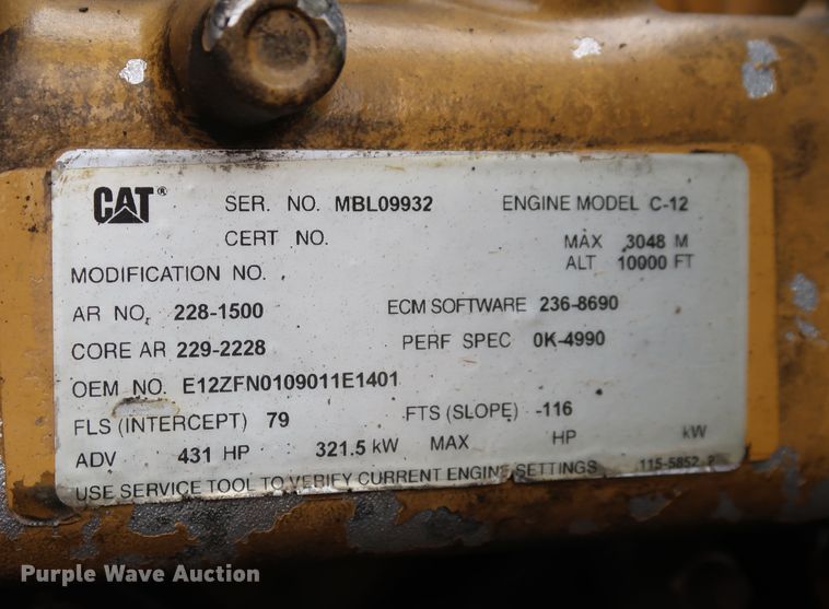 image for item IY9069 2004 Peterbilt 379  semi truck