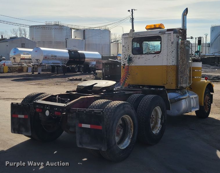 image for item JG9246 1984 Peterbilt 359  semi truck