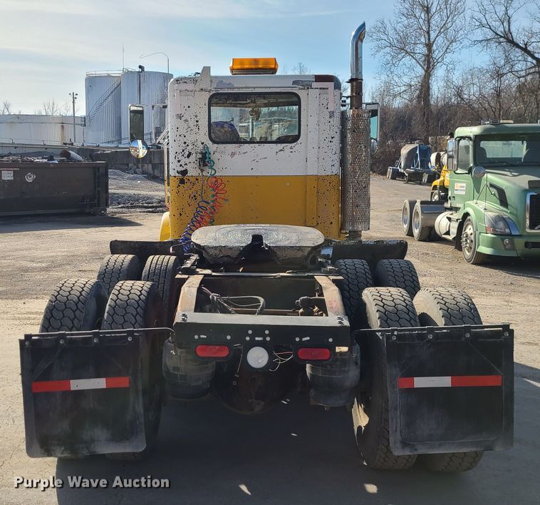 image for item JG9246 1984 Peterbilt 359  semi truck